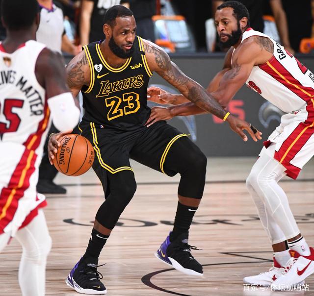 山东队完胜热火，浓眉哥带队取胜