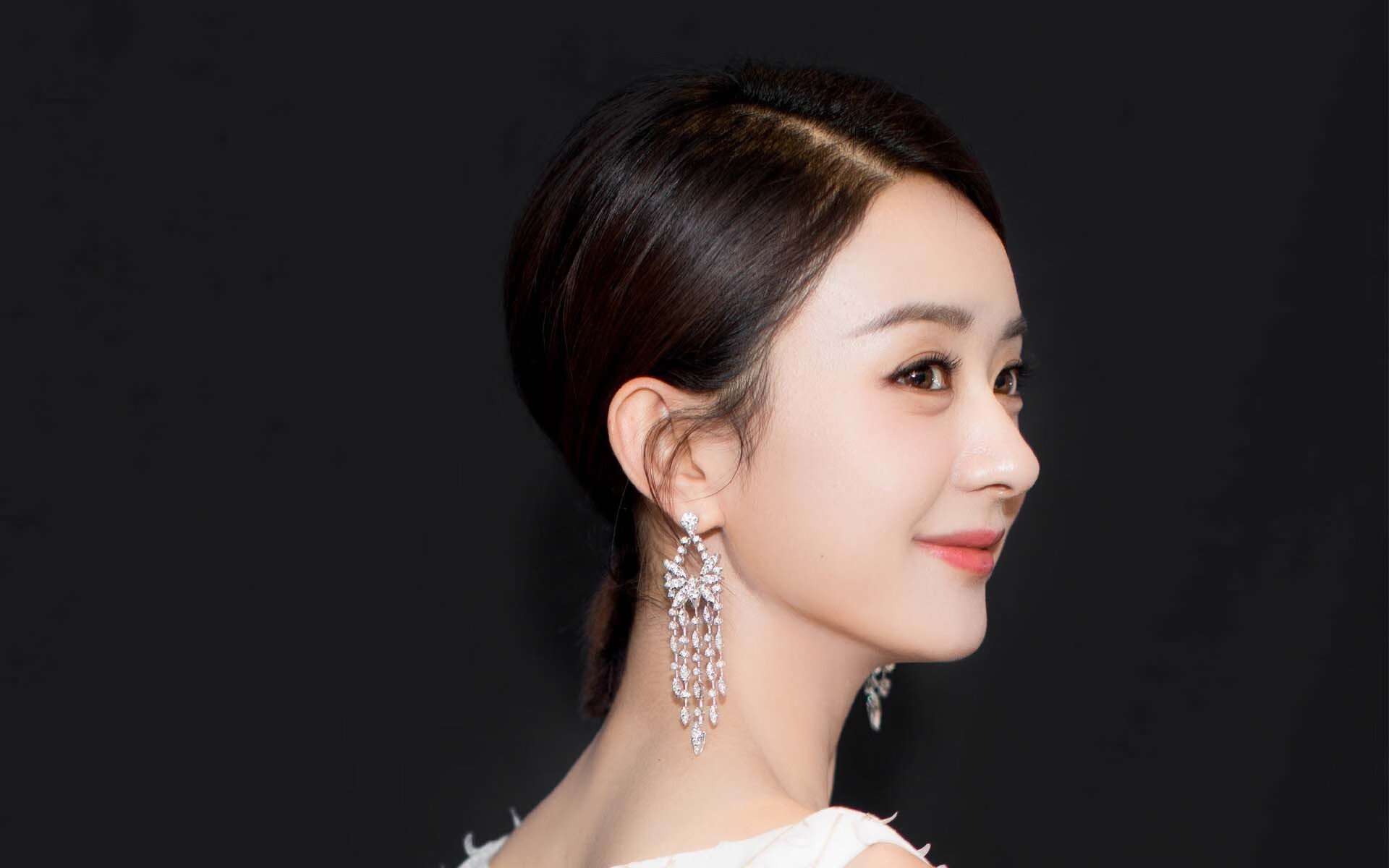 替补奇兵戈麦斯一剑封喉!勒沃库森精密战术机器绞杀苏格兰