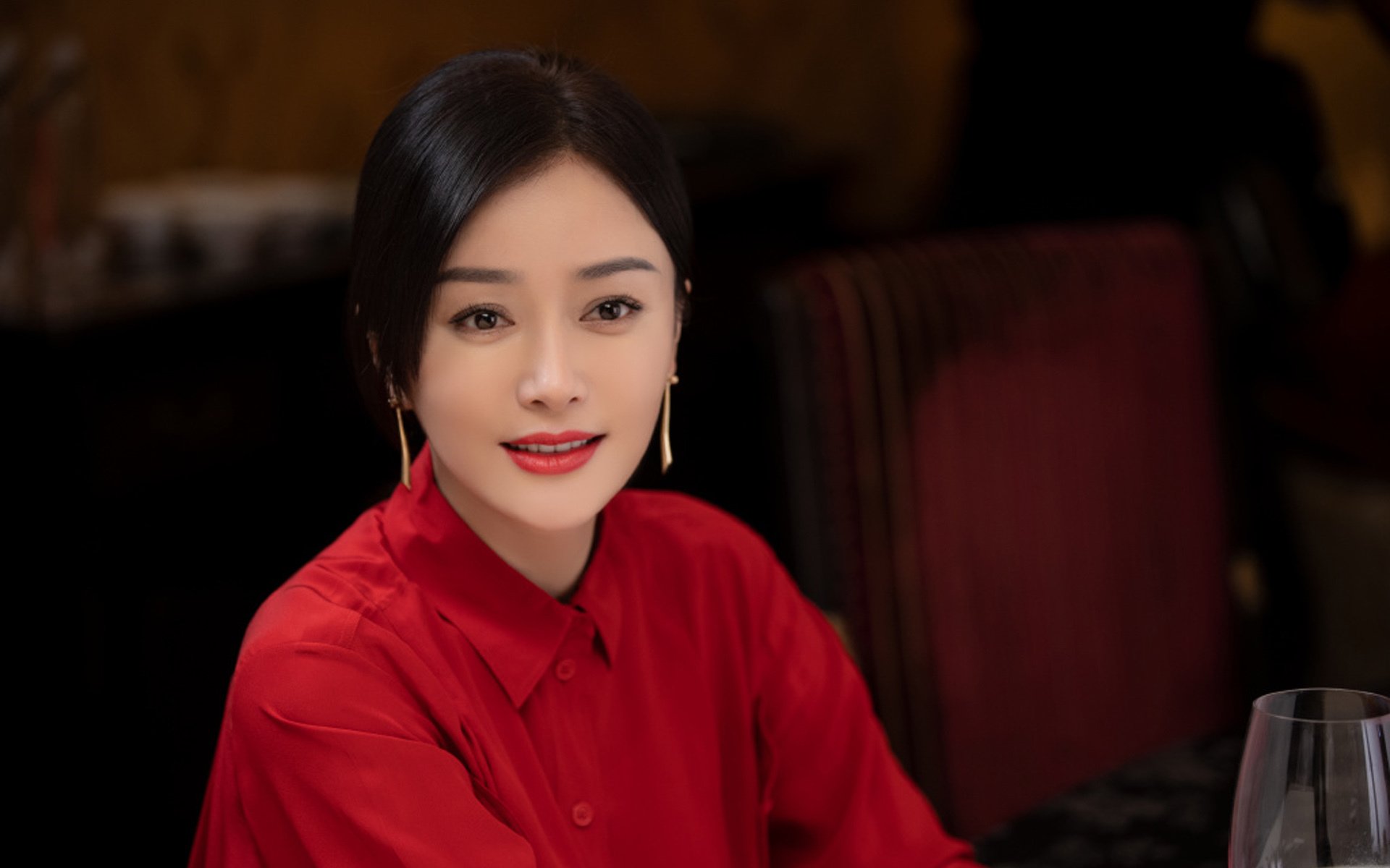 冰原与佛国的足球圣战，当凯恩在曼谷的雨夜，敲响芬兰的北境之门